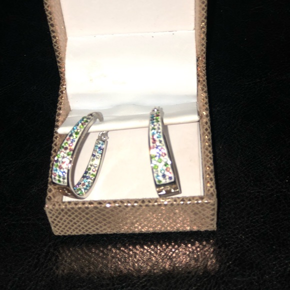 Earrings - Picture 7 of 8